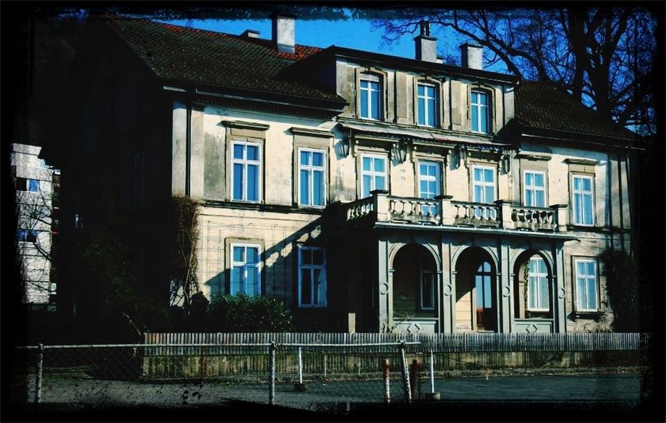 architecture, building exterior, built structure, window, residential building, building, residential structure, city, balcony, facade, transfer print, tree, house, auto post production filter, railing, outdoors, day, reflection, no people, exterior