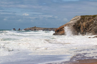 Cote sauvage - strong waves of atlantic ocean on wild coast of the peninsula of quiberon, france