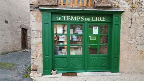 Information sign on window