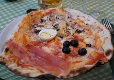 Pizza capricciosa