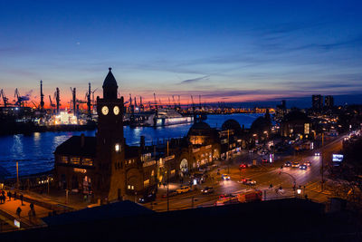 Landungsbrücken in hamburg at night