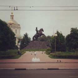 Statue against sky