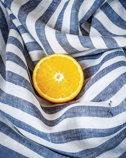 Fresh ripe orange is the best meal before going to bed for weight loss, for a good wake-up