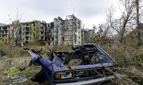 Abandoned car