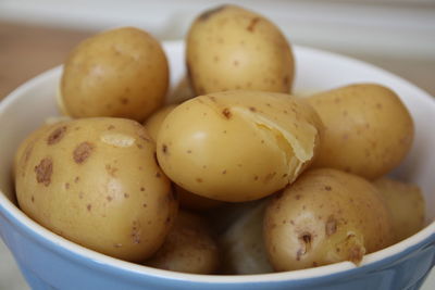 Close-up of boiled potatoes in bowl