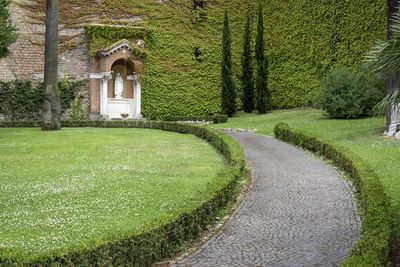 Footpath leading to building