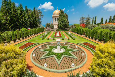 High resolution photo of a garden in haifa.