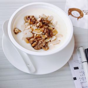 Close-up of noodles in bowl on table