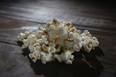 Close-up of white flowers on table