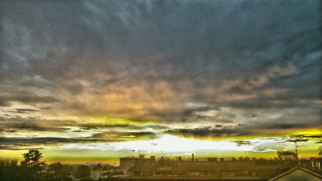 sky, cloud - sky, scenics, cloudy, tranquil scene, tranquility, beauty in nature, sunset, weather, nature, landscape, overcast, cloud, dramatic sky, idyllic, outdoors, water, no people, cloudscape, storm cloud