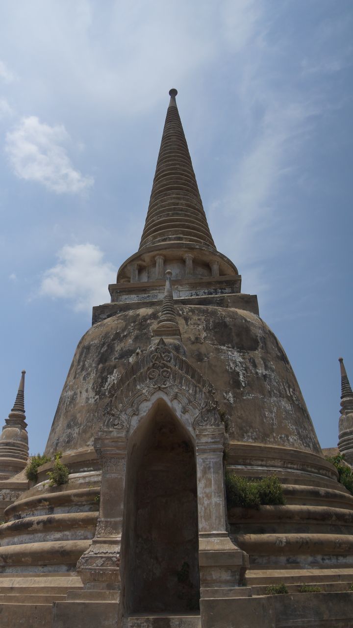 LOW ANGLE VIEW OF A TEMPLE BUILDING