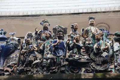 Sculpture in chinese temple 