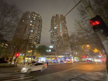 Traffic on city street at night