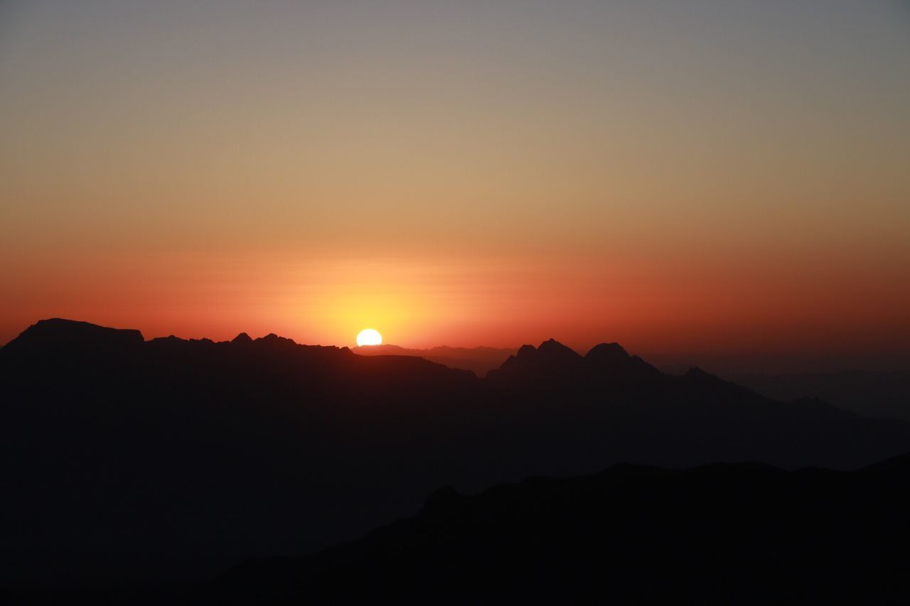 sunset, silhouette, mountain, sun, nature, beauty in nature, scenics, tranquil scene, tranquility, no people, mountain range, sunlight, landscape, sky, outdoors