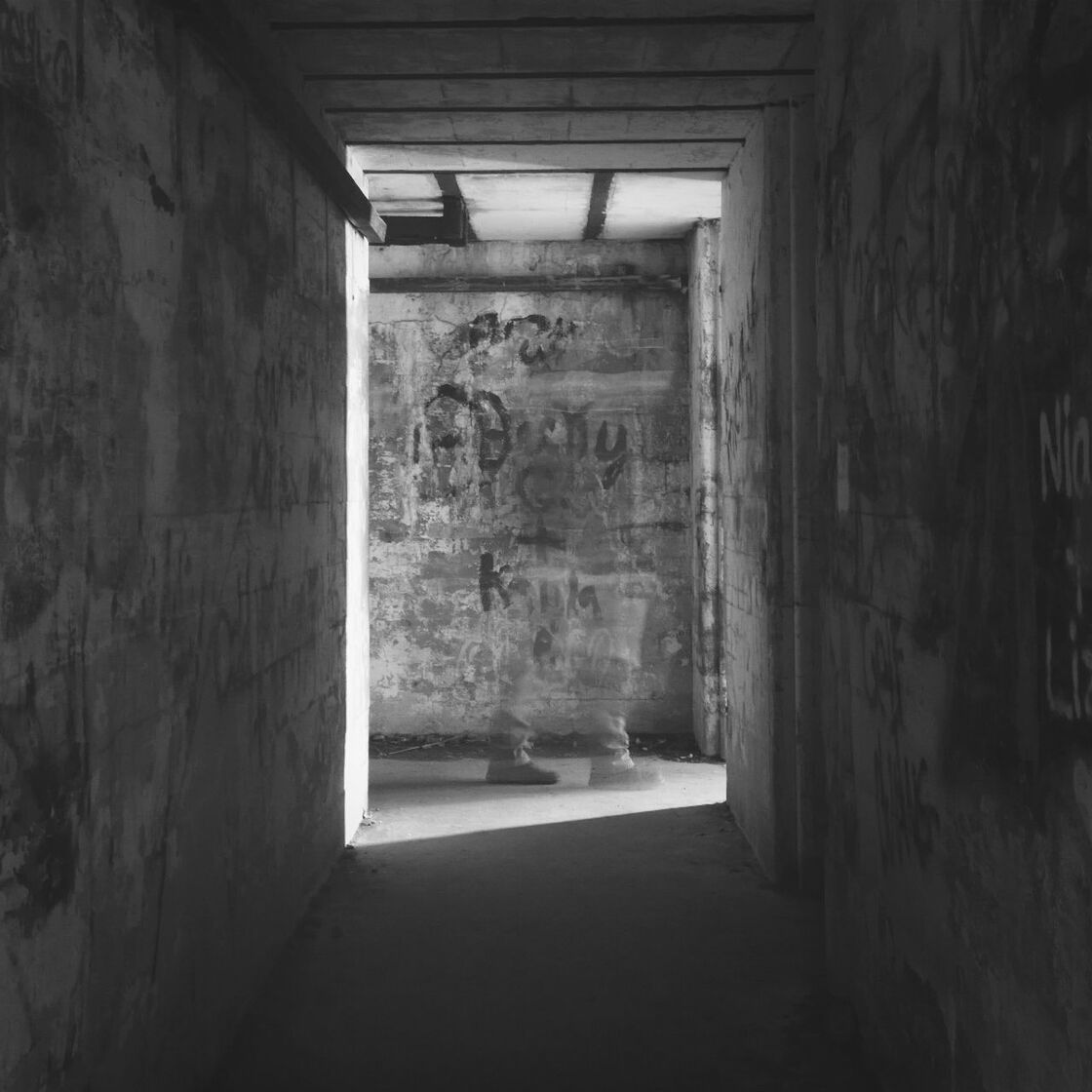 indoors, architecture, built structure, the way forward, wall - building feature, window, old, building, abandoned, wall, corridor, diminishing perspective, interior, no people, day, sunlight, empty, tunnel, arch, history
