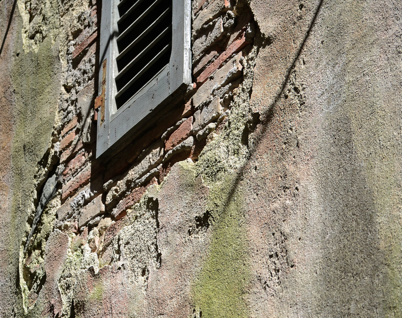 CLOSE-UP OF OLD WALL