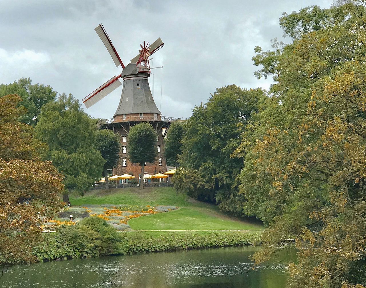 VIEW OF TRADITIONAL WINDMILL AGAINST SKY