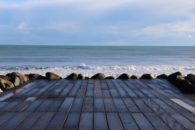 Scenic view of sea against sky