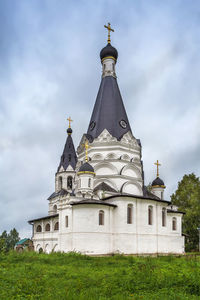 Church of the epiphany in krasnoe on volga near kostroma, russia