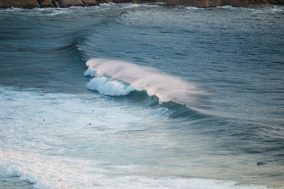 Waves splashing in sea