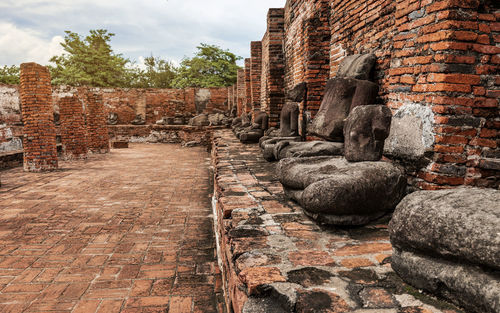 Old ruins of building against sky