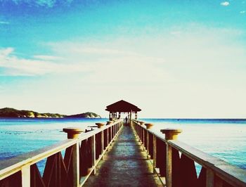 Jetty leading to sea