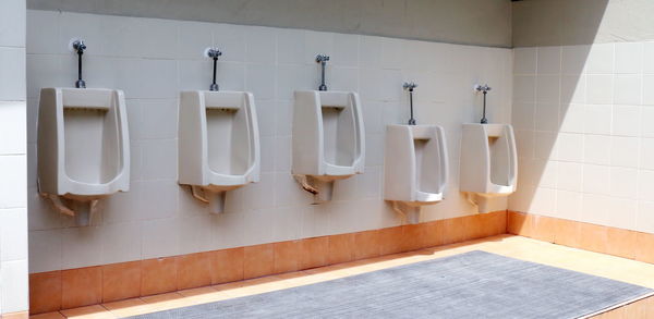 Row of objects in bathroom