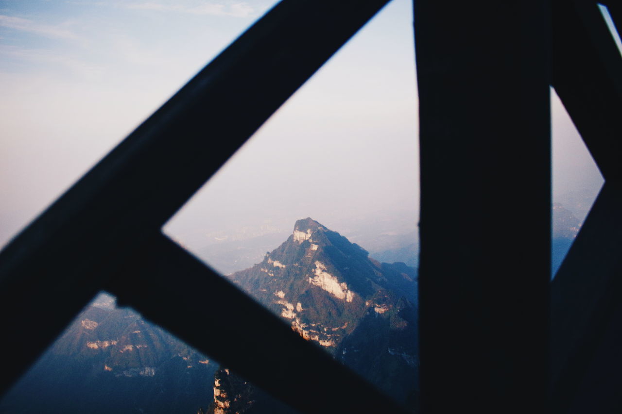 SCENIC VIEW OF SNOWCAPPED MOUNTAIN AGAINST SKY