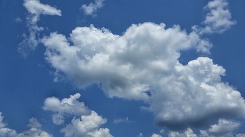 Low angle view of cloudy sky