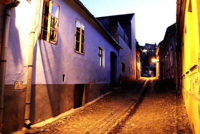 Narrow alley in alley