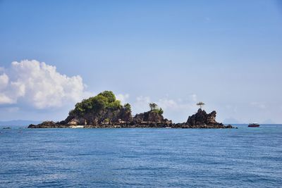 Island ocean tropical forest views near phi phi, ko rang yai, ko li pe phuket thailand asia.