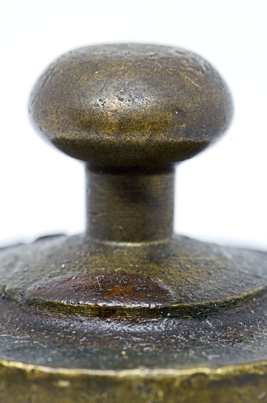 CLOSE-UP OF WATER IN CONTAINER