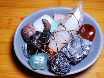 Dish of gemstones 