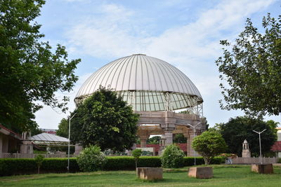 View of temple building against sky