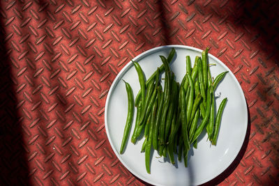 Vegetables in plate on table