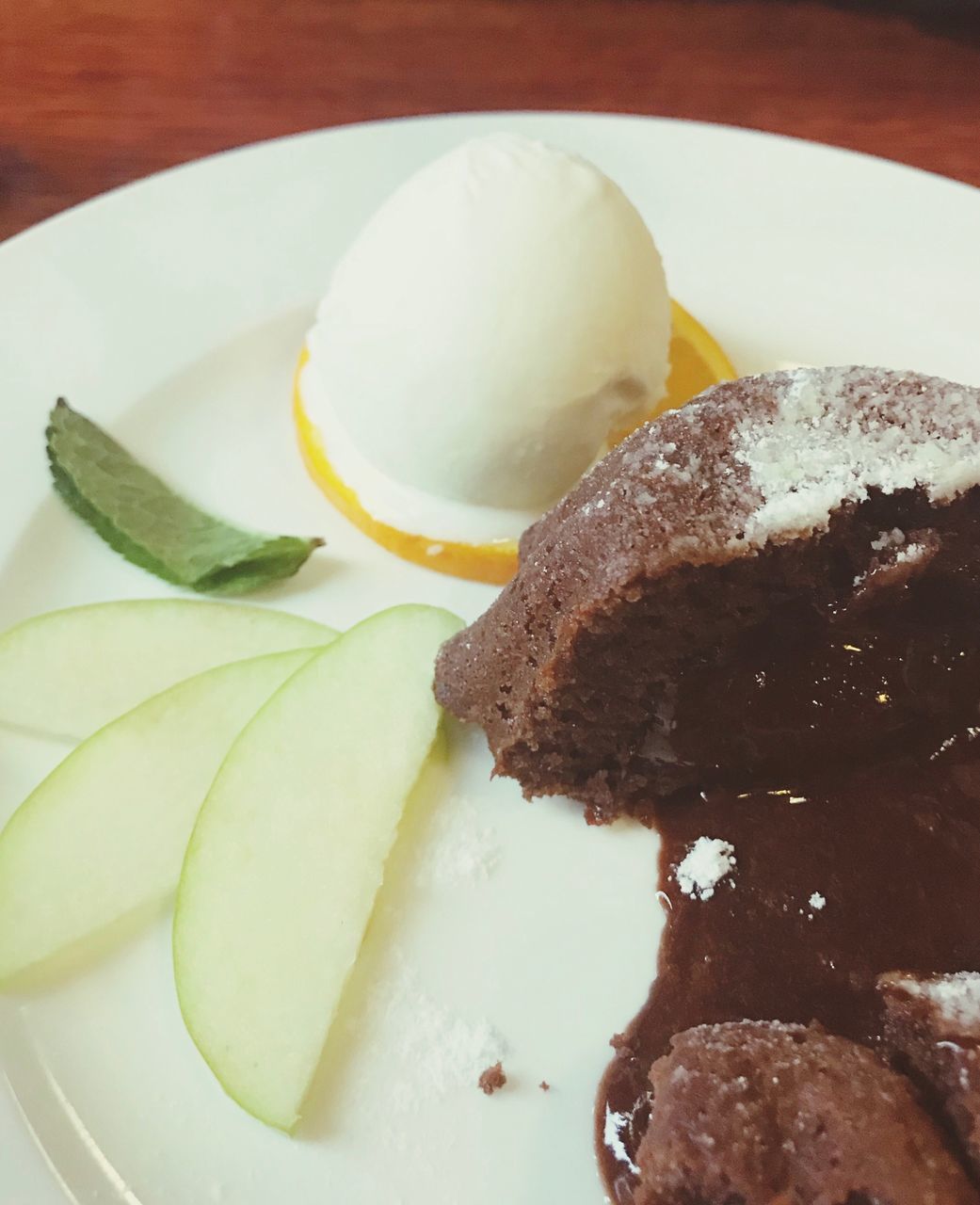 CLOSE-UP OF CAKE SLICE IN PLATE