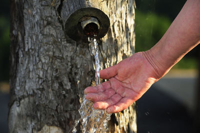 A drinking water well and water supply with fresh water