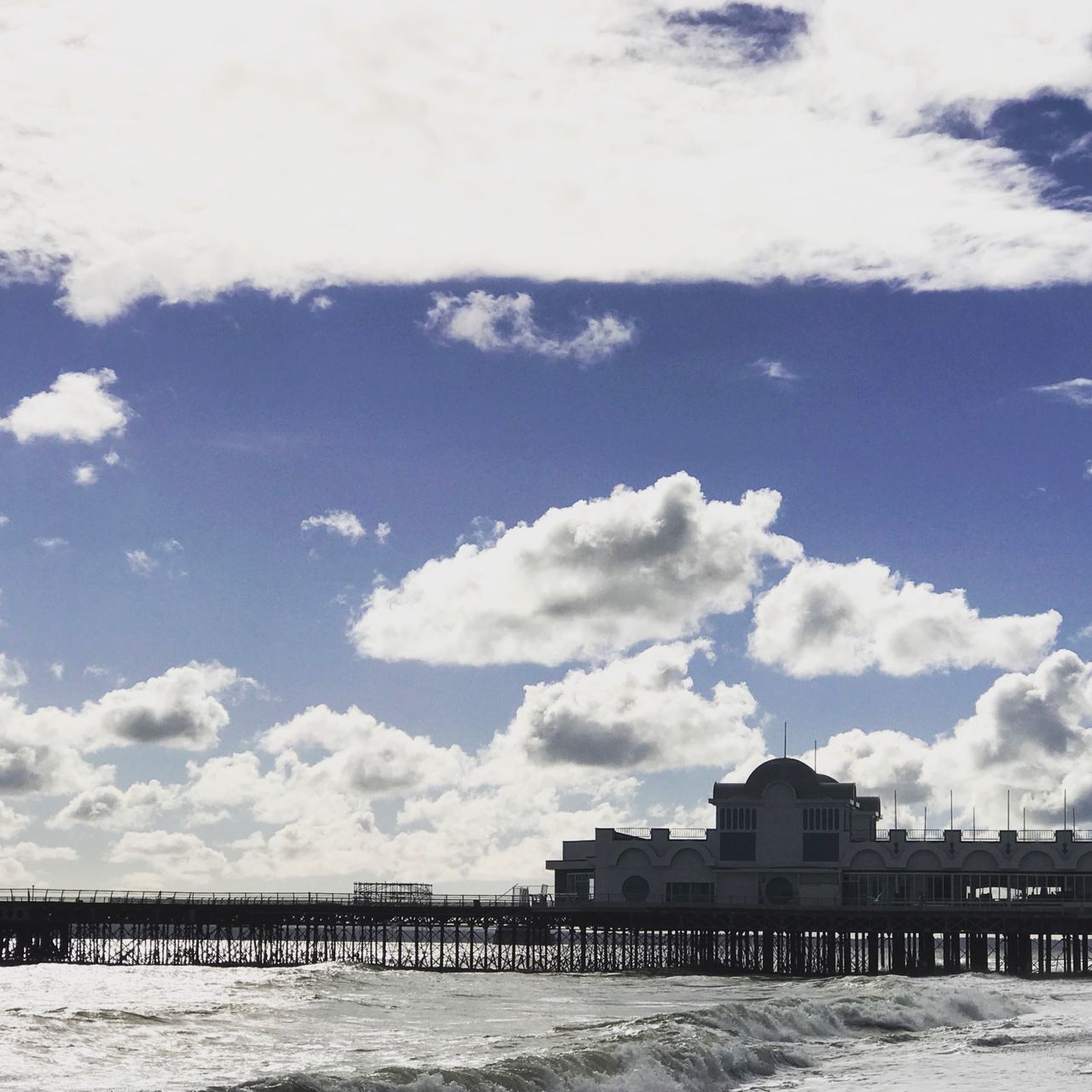 VIEW OF BUILDINGS AT WATERFRONT