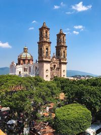 Catedral santa prisca de taxco in taxco, mexico.