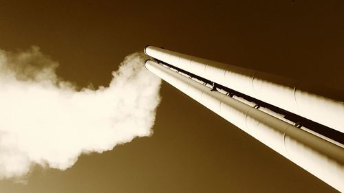 Close-up of vapor trail against sky