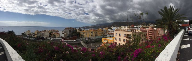 Panoramic view of sea against sky