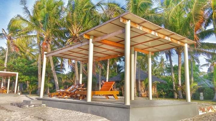 GAZEBO BY PALM TREE