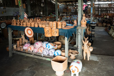 Ceramic pieces for sale in maragogipinho in the city of aratuipe, bahia.