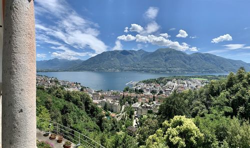 Panoramic view of bay against sky