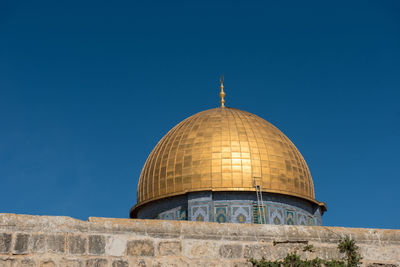 The golden cupola of the dome of the rock on temple mount. east jerusalem, palestine, israel