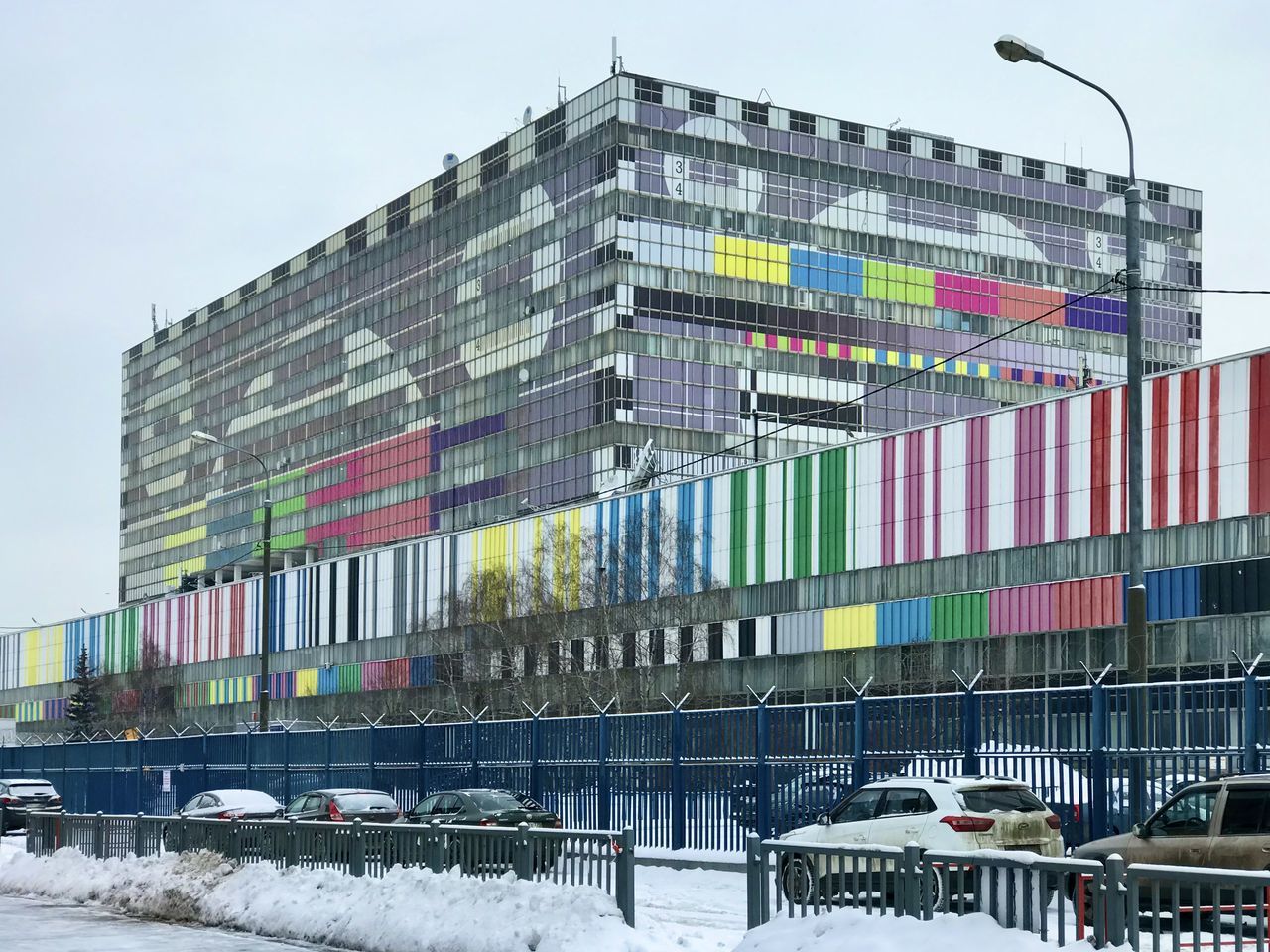 VIEW OF BUILDINGS IN CITY