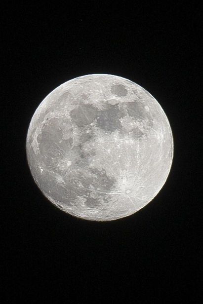 moon, night, astronomy, black color, full moon, moon surface, space, nature, beauty in nature, no people, sky, planetary moon, black background, outdoors, close-up, star - space