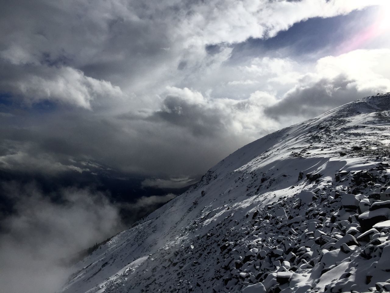 mountain, snow, winter, cold temperature, scenics, beauty in nature, mountain range, tranquil scene, snowcapped mountain, tranquility, season, sky, weather, nature, landscape, cloud - sky, majestic, idyllic, covering, non-urban scene