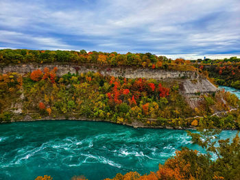 Scenic view of the niagara gorge