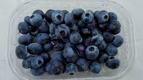 Close-up of fruits in bowl